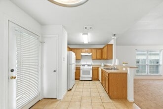 Building Photo - 142 Thunder Basin Dr