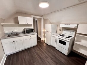 Building Photo - 1073 Albert Rd Building Photo - 1073 Albert Rd