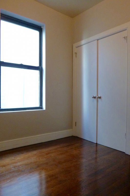 Building Photo - 137 W 141st St