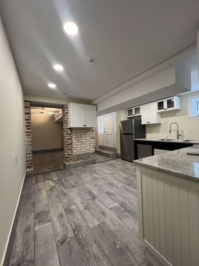 Kitchen - 185 Rutledge Ave