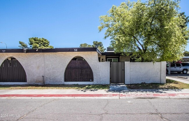 Building Photo - 720 S Dobson Rd