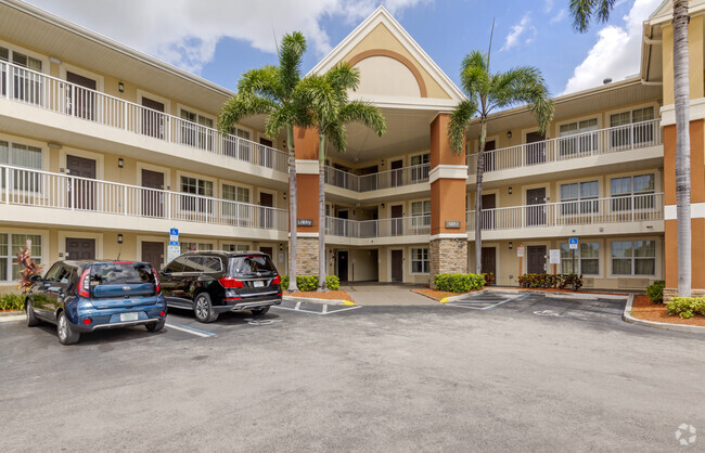 Building Photo - Furnished Studio-Fort Lauderdale-Cypress C...