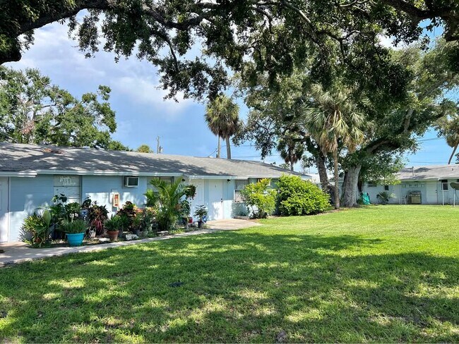 Building Photo - 410 11th Street Dr W