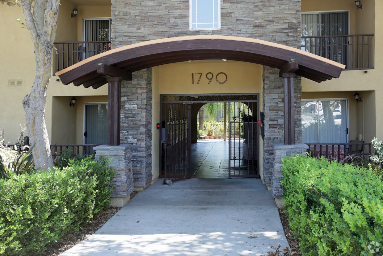 Dakota Creek Apartment Homes Upland, CA