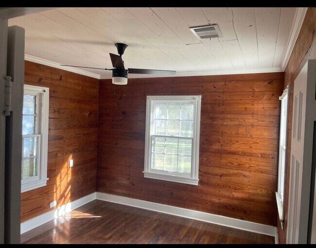 Foto del edificio - 321 S Arcola St