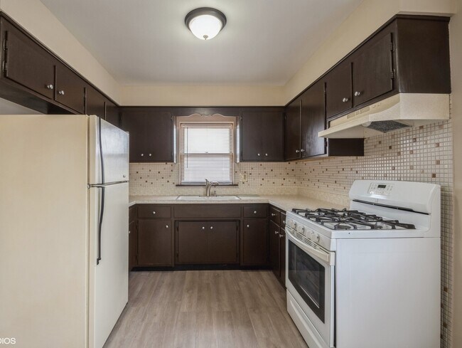 Foto del edificio - 6751 N Olmsted Ave