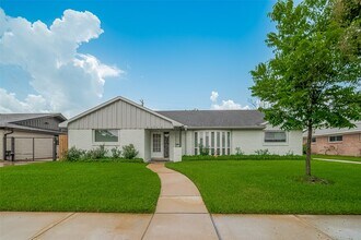 Building Photo - 4115 Mischire Dr