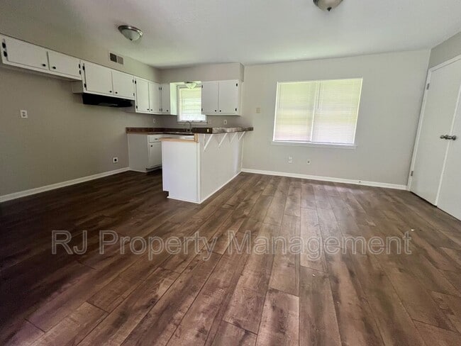 Building Photo - 5176 Braden Dr