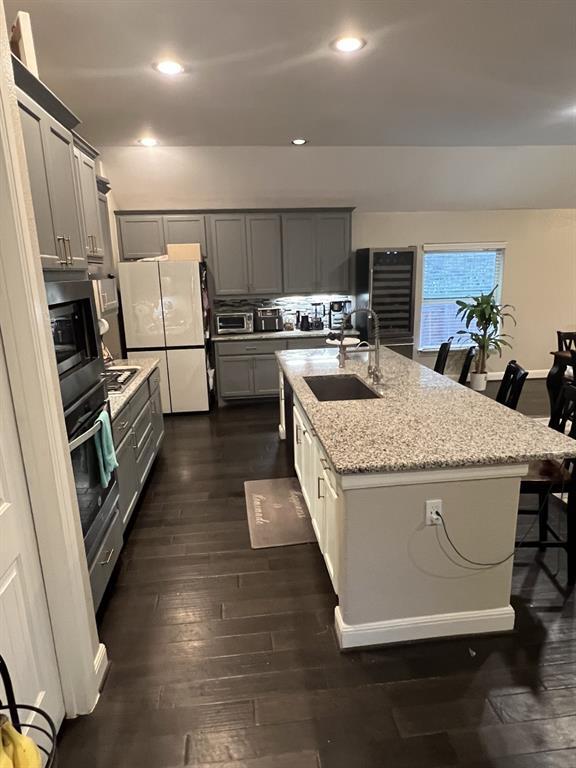 Foto del edificio - 404 Peakside Cir