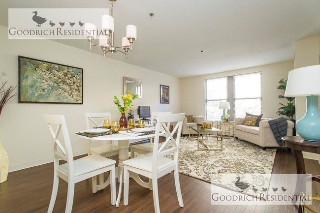 Foto del edificio - 3Bedroom at 98 Dartmouth St
