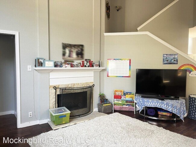Foto del edificio - 4 br, 2.5 bath House - 18810 Surreywood