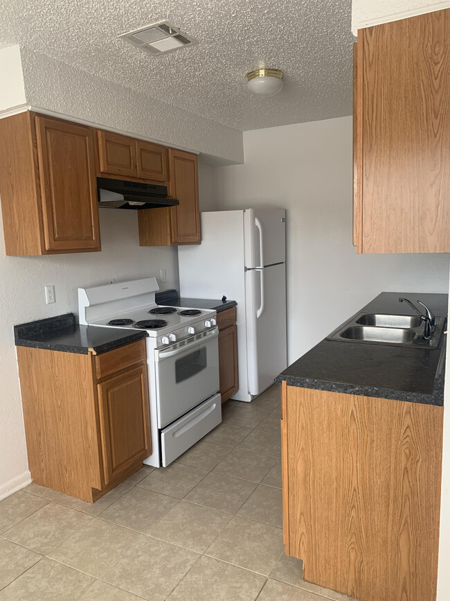 Building Photo - 801 Cartwright Dr