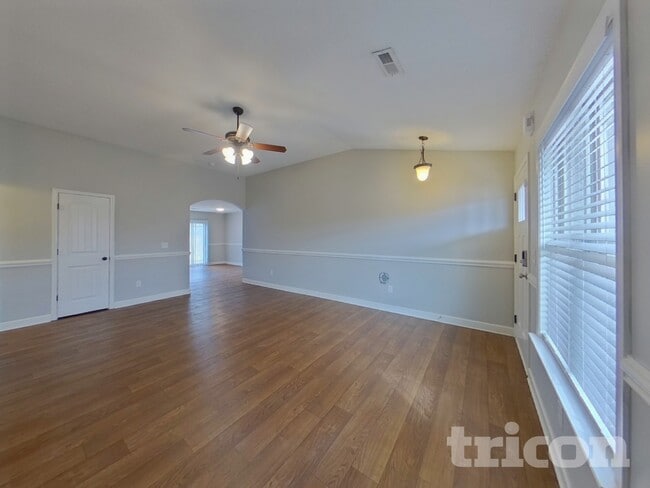 Building Photo - 613 Slippery Moss Dr