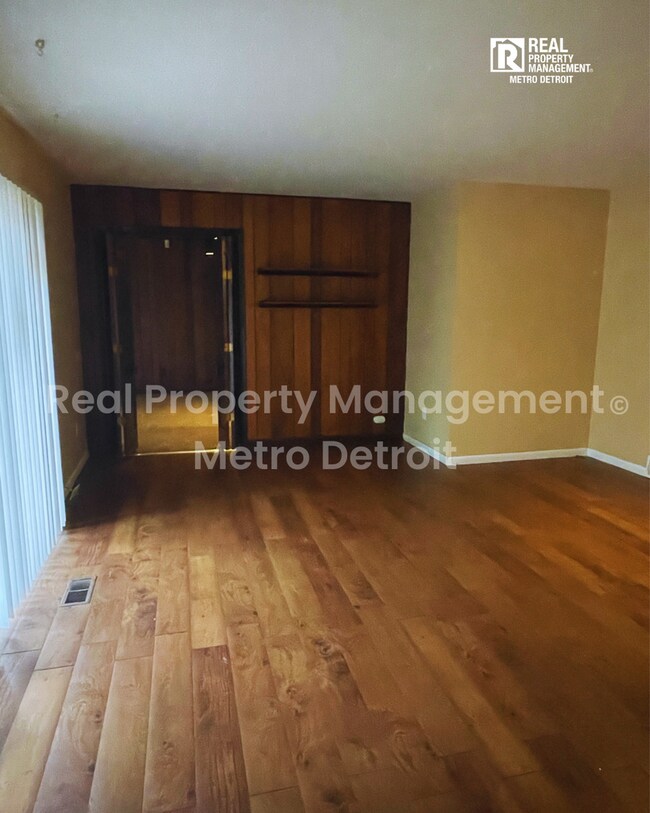 Foto del edificio - 29822 Rock Creek Dr