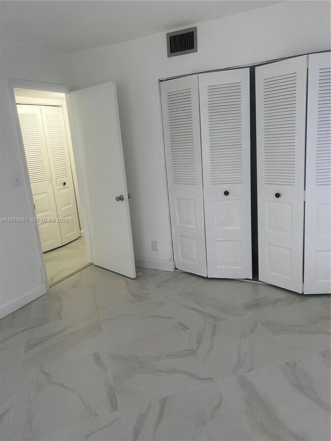 Foto del edificio - 9510 Seagrape Dr