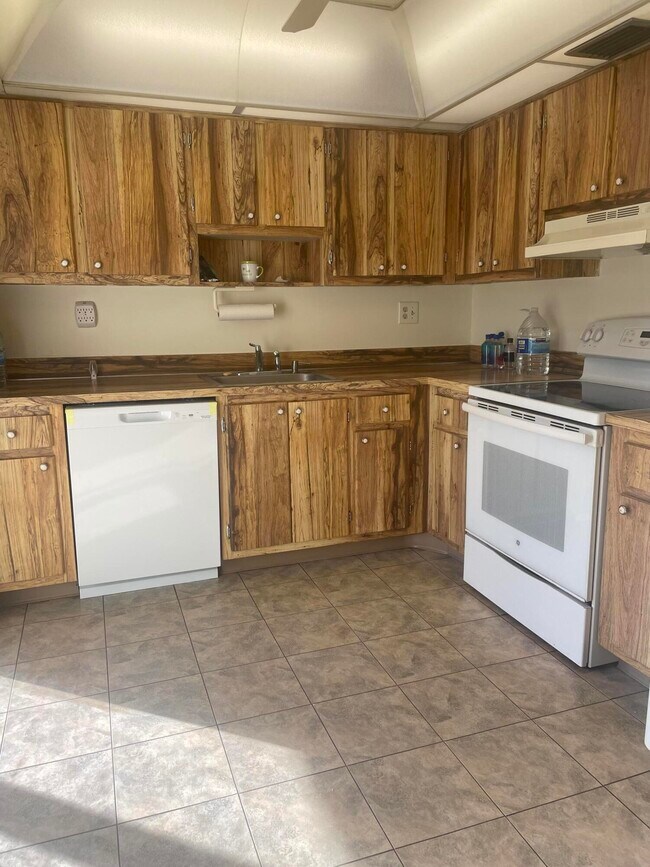 Foto del edificio - 83 Capri B