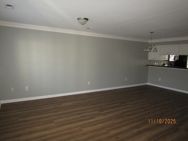 Building Photo - 4128 Horseshoe Rd N