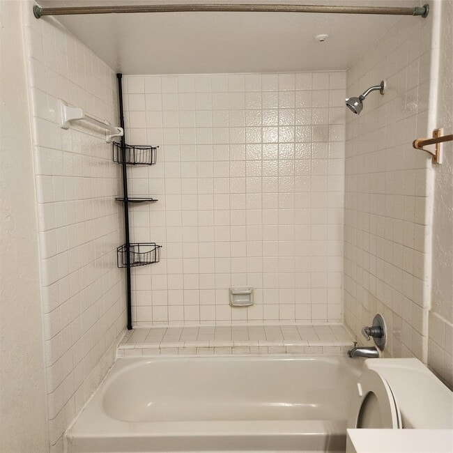 Building Photo - 2814 S Bartell Dr