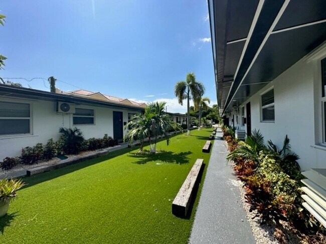 Foto del edificio - 2221 Monroe St Apts I LLC