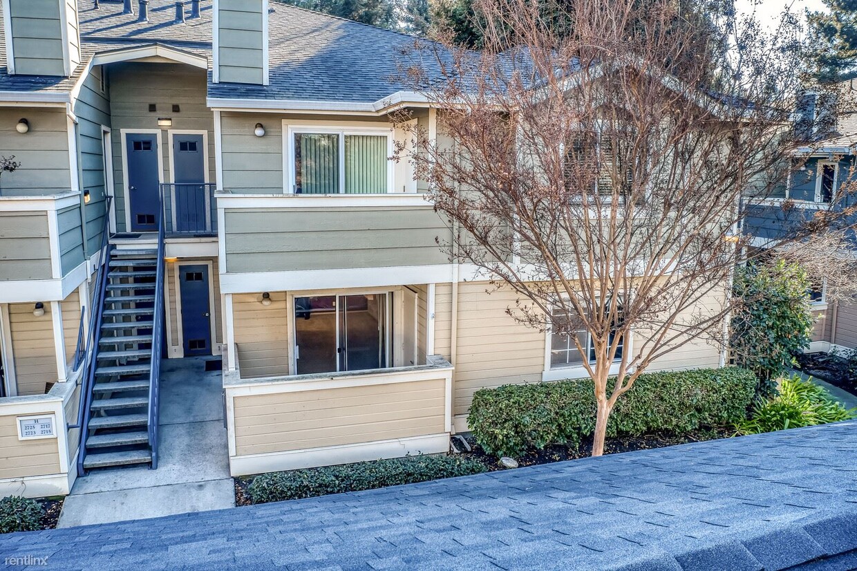 Primary Photo - 2715 Somerset Park Cir