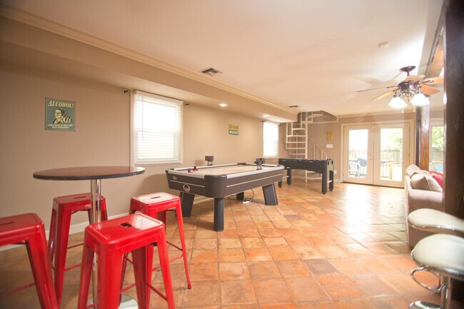 Foto del edificio - 5015 S Johnson St