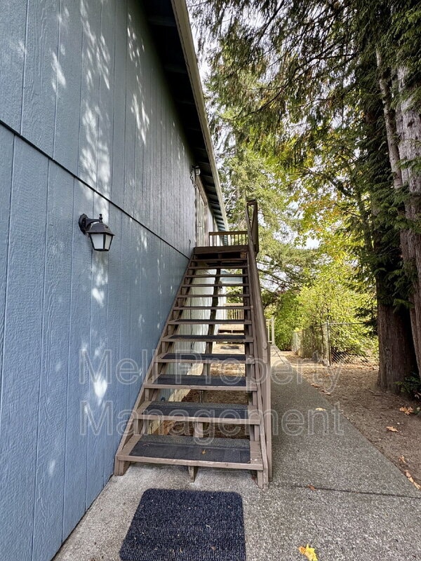 Building Photo - 1836 Summit Dr