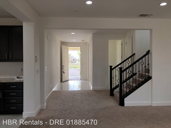 Foto del edificio - 4 br, 3.5 bath House - 371 W Aldrich Place