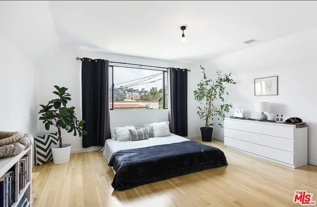 Master Bedroom - 429 N Ave 51