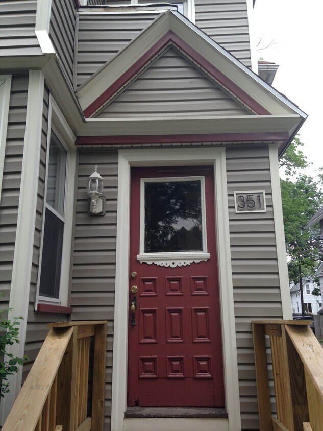 Primary Photo - 351 S Goodman St