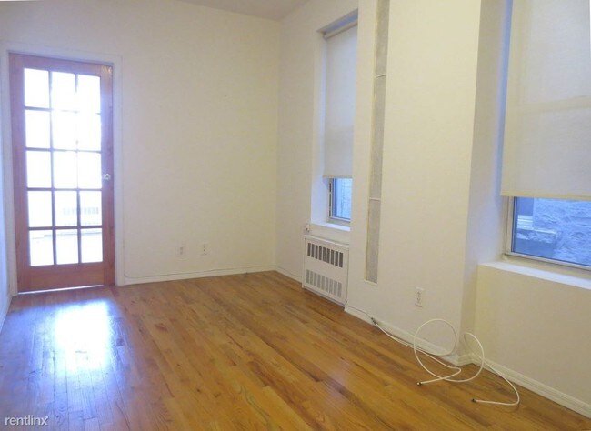 Building Photo - 1 br, 1 bath House - 32 King St