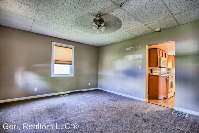 Building Photo - 2 br, 1 bath House - 207 South Brown