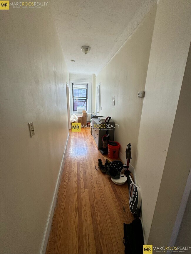 Foto del edificio - 587 Beacon St