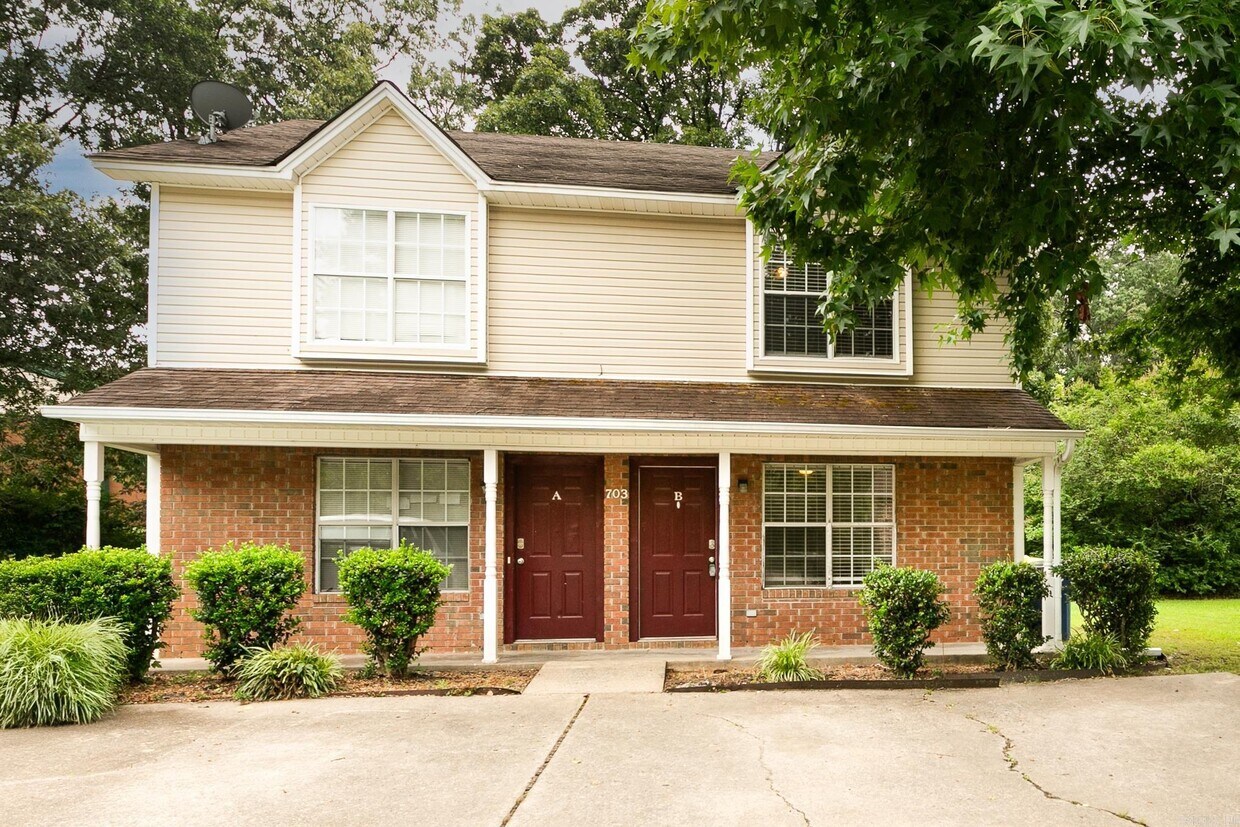 Foto principal - 703 N Jackson St