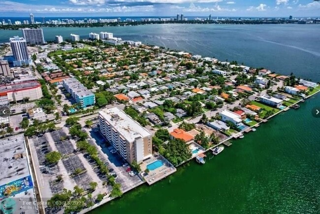 Foto del edificio - 1455 N Treasure Dr