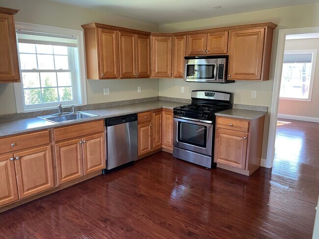 14x11 Kitchen - 75 North Road