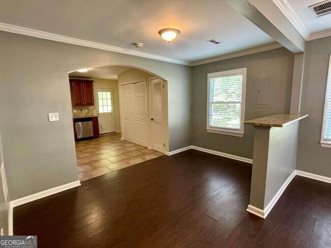 Building Photo - 609 San Fernando Dr