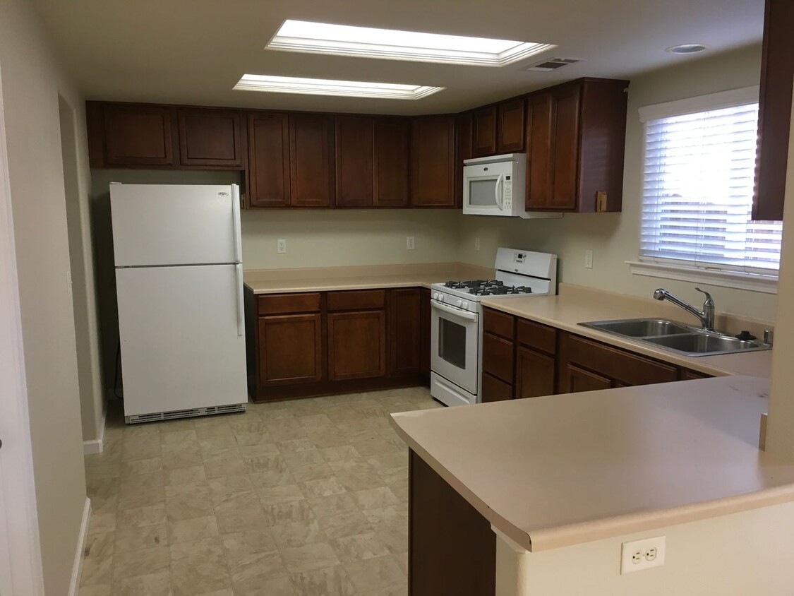 1191 Old Alturas Rd Unit 14, Redding, CA 96003 - Room for Rent in ...