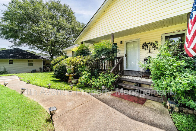 Building Photo - 1133 Gliding Ln