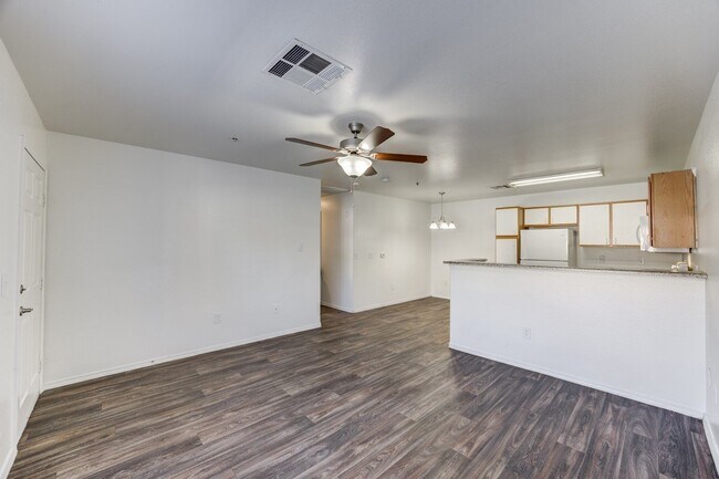 Foto del edificio - Whispering Palms| 55+ Senior Affordable Community
