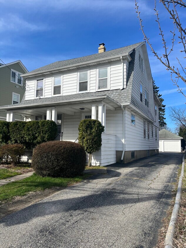 Primary Photo - 323 Ellsworth St
