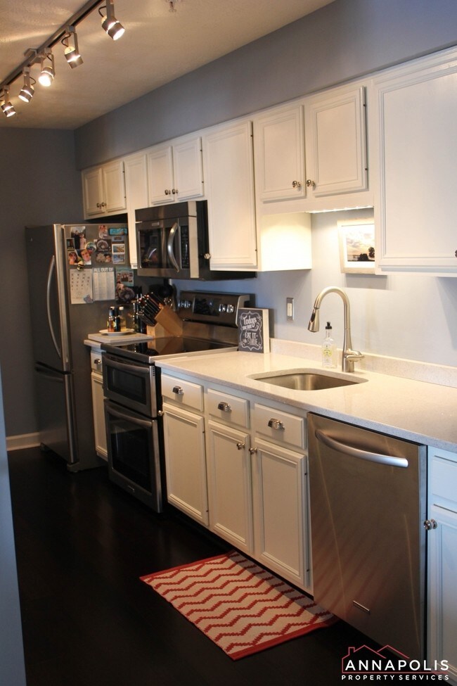 Building Photo - 625 admiral drive #408