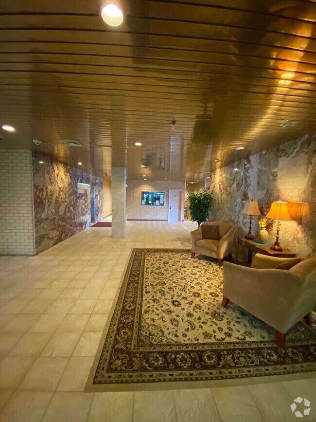 Building Photo - 2500 Mystic Valley Pky