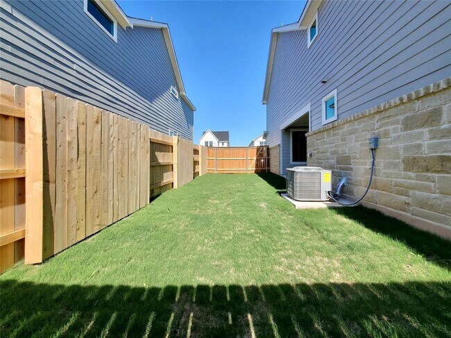 Foto del edificio - 2518 Rose Archer Ln