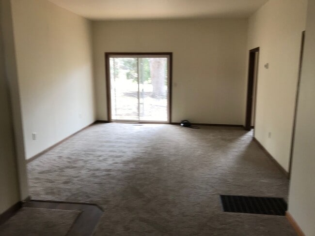 Foto del edificio - 3 Bedroom Home - Available 6/1