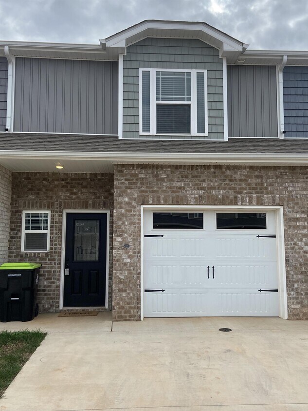 319 Fallow Cir, Clarksville, TN 37040 Townhome Rentals in Clarksville