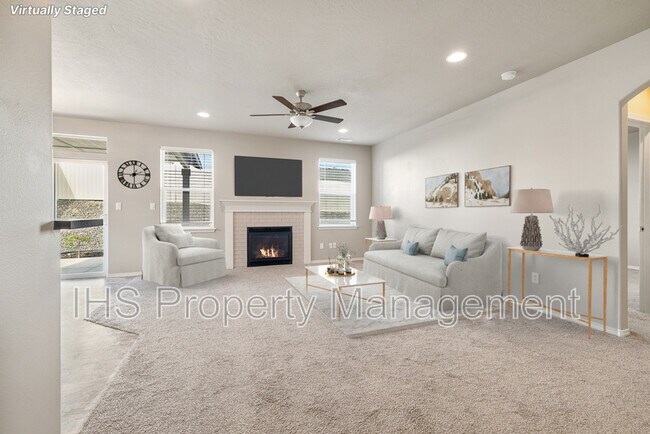 Building Photo - 2943 Leavenworth Ln.
