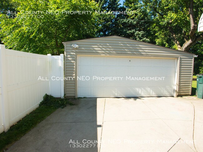 Foto del edificio - Ideal House in Cuyahoga Falls Available Now