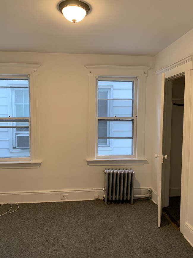 Building Photo - 24 Cedar St