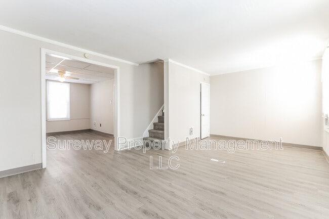 Building Photo - 8 W 8th St