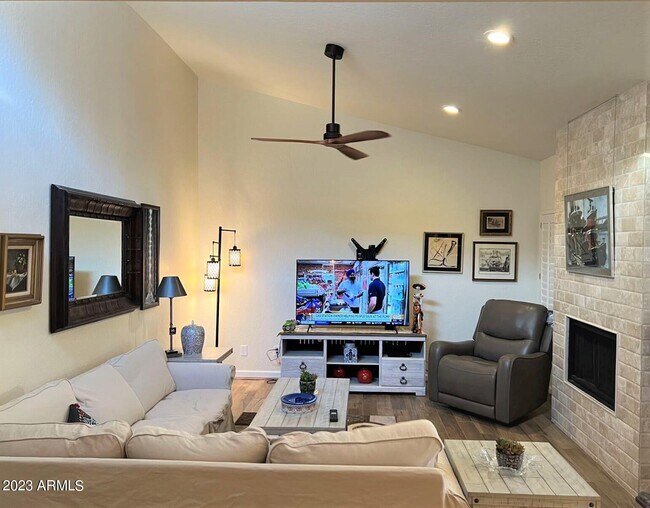 Foto del edificio - 7800 Lincoln Dr